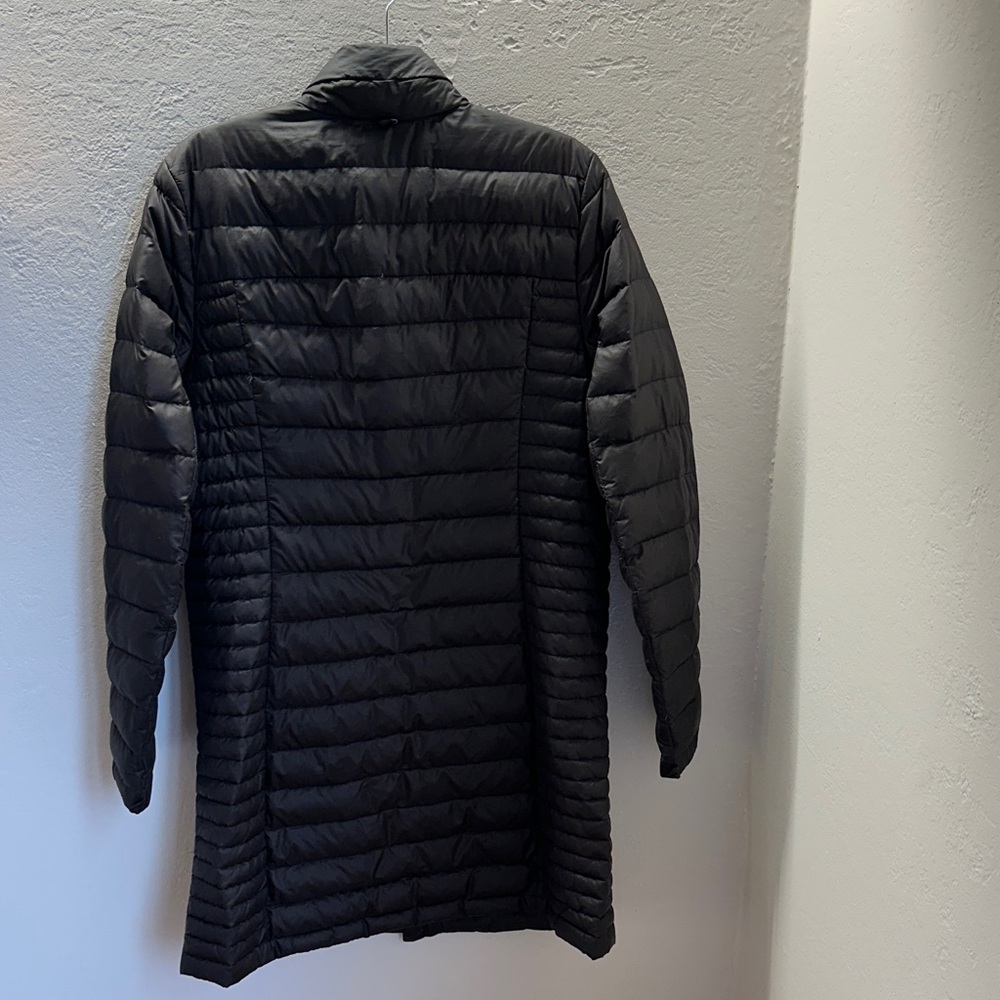 Patagonia Women's black Puffer Coat - Picture 4 of 7